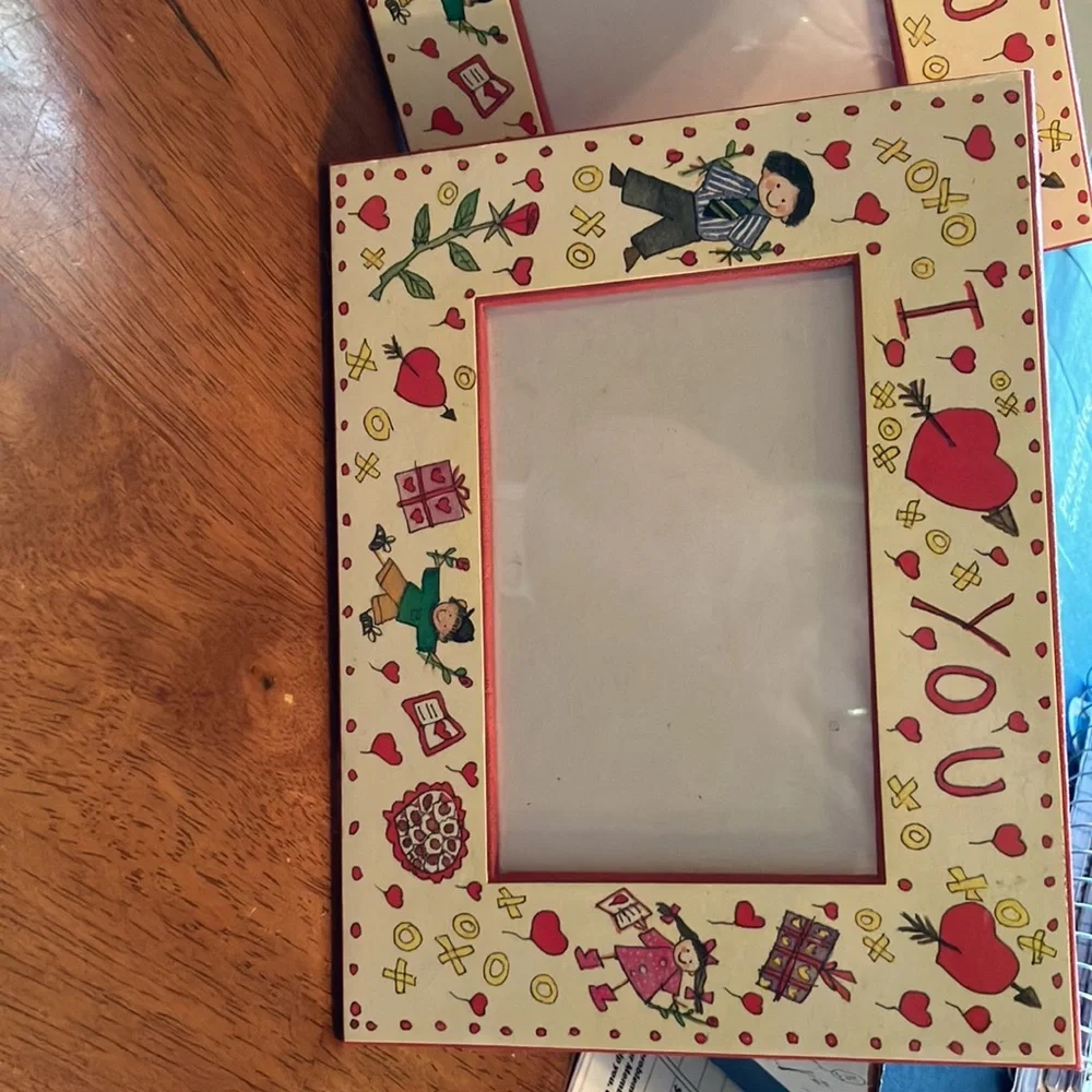 Sweet set of 3 “I love you” picture frames, very good condition!